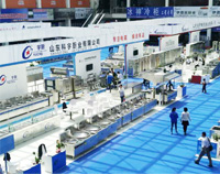 中國廚都酒店不銹鋼設備展會盛大開幕，上千酒店廚房設備廠家云集，現場驚現機器人廚師